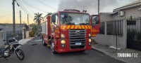 Bombeiros interveem em incêndio a veículo na Vila Adriana II