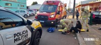 Siate socorre duas moças após colisão entre carro e moto no Porto Meira