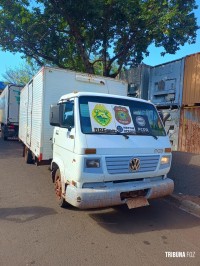 Policia Federal apreende caminhão carregados com 300 caixas de cigarros em São Miguel do Iguaçu