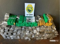 PM prende condutor e apreende 159,9 Kg de maconha e arma de fogo após perseguição policial no centro de Foz do Iguaçu