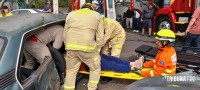 Passageira de veículo fica encarcerada após colisão grave na área central de Foz do Iguaçu