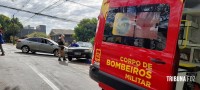 Passageira de veículo fica encarcerada após colisão grave na área central de Foz do Iguaçu