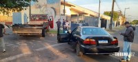 Jovem é socorrido pelo Siate após colisão entre caminhão e carro no Jardim Patriarca