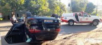Siate socorre duas vítimas após colisão seguido de capotamento no centro de Foz do Iguaçu