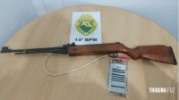 PM prende homem por violência doméstica e posse de arma de fogo em Foz do Iguaçu