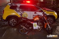 Menor flagrado pilotando moto e passageiro com droga são encaminhados à DP em Medianeira
