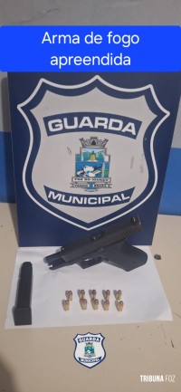 Guarda Municipal apreende pistola e motocicleta na Av. Felipe Wandscheer