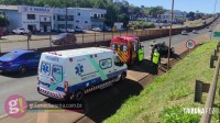 Veículo capota após ser fechado por caminhão na BR-277 em Medianeira