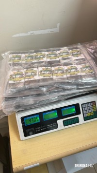 Receita Federal apreende 4,3 Kg de maconha ocultos em fundo falso na Ponte da Amizade
