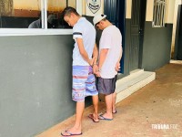 PM prende três pessoas com arma e drogas no Lagoa Dourada. Um dos preso foi baleado tentando fugir