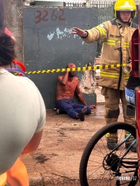 Homem incendeia residência e é contido por populares no bairro Vila Brás em Foz do Iguaçu