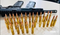 Polícia Civil cumpre mandados contra procurado pela Interpol e apreende fuzil em Foz do Iguaçu