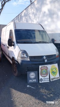 PF, PC e PM apreendem veículos com caixas de cigarros contrabandeados em Itaipulândia