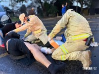 Motociclista fica gravemente ferido após colisão na Av. das Cataratas