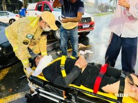 Motociclista fica gravemente ferido após colisão na Av. das Cataratas