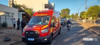 Condutor desvia de veículo para não bater e acaba colidindo contra o muro e portão de uma residência no Porto Meira