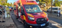Condutor desvia de veículo para não bater e acaba colidindo contra o muro e portão de uma residência no Porto Meira