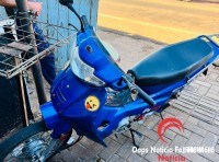 Moto dispara sozinha e idoso acerta em cheio o portão do vizinho no bairro Três Lagoas 