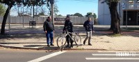 Ciclista é atropelado por moto na Av. Juscelino Kubitschek