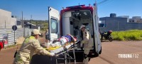 Entregador fica ferido após colisão entre moto e caminhão em Foz do Iguaçu