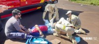 Entregador fica ferido após colisão entre moto e caminhão em Foz do Iguaçu
