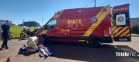 Entregador fica ferido após colisão entre moto e caminhão em Foz do Iguaçu