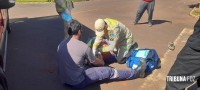 Entregador fica ferido após colisão entre moto e caminhão em Foz do Iguaçu