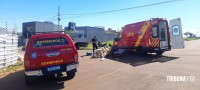 Entregador fica ferido após colisão entre moto e caminhão em Foz do Iguaçu