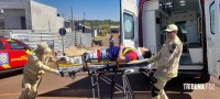 Entregador fica ferido após colisão entre moto e caminhão em Foz do Iguaçu