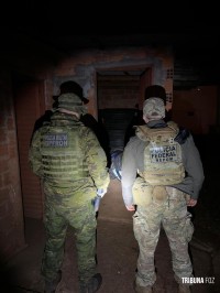 Policia Federal, Policia Civil e Policia Militar apreendem veículo e pneus contrabandeados em Foz do Iguaçu