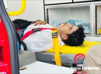 Motociclista fica ferido após acidente com veículo do CCZ em Foz do Iguaçu