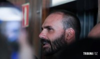 Policia Federal indicia Bolsonaro e Eduardo em inquérito sobre sanções dos EUA