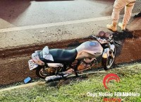 Três pessoas ficam feridas em acidente entre motocicletas na BR-277