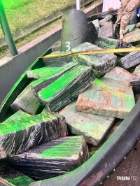 BPFRON, PF e PC apreendem embarcação com 1159,6 Kg de maconha em Santa Helena