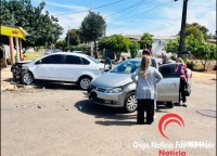 Colisão entre dois carros deixa uma pessoa ferida no Jardim São Luís