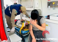 Mãe e filha ficam feridas após queda de motocicleta na Av. Andradina