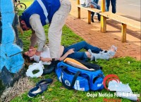 Mãe e filha ficam feridas após queda de motocicleta na Av. Andradina