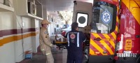Motorista fica ferido após tombar caminhão caçamba no Remanso Grande
