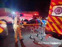 Colisão entre moto e carro deixa duas vítimas gravemente feridas no Bairro Portal da Foz