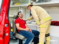 Ciclista fica ferido após colisão com automóvel no Jardim Manaus