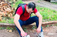 Ciclista fica ferido após colisão com automóvel no Jardim Manaus