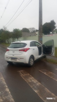 Militares do CHOQUE recupera veículo roubado no bairro Porto Belo em Foz do Iguaçu 