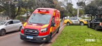 Colisão entre carro e moto deixa duas pessoas feridas na Av. Javier Koelbel 
