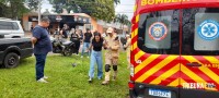 Colisão entre carro e moto deixa duas pessoas feridas na Av. Javier Koelbel 