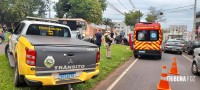 Colisão entre carro e moto deixa duas pessoas feridas na Av. Javier Koelbel 