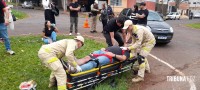 Colisão entre carro e moto deixa duas pessoas feridas na Av. Javier Koelbel 