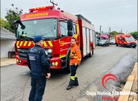 Incêndio e rompimento de fios de alta tensão assustam moradores na Vila Miranda