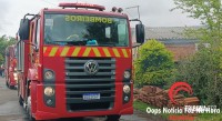 Duas casas pegam fogo no Bairro Três Lagoas e mobilizam as equipes do Corpo de Bombeiros