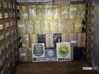 PF, PC e PM apreendem carga de cigarros contrabandeados em Foz do Iguaçu
