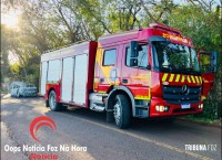 Veículo é destruído após incêndio na Av. Fiorino Brol 